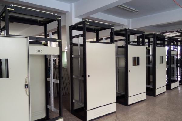 芦山控制柜-3683厂家控制柜检修需要注意的